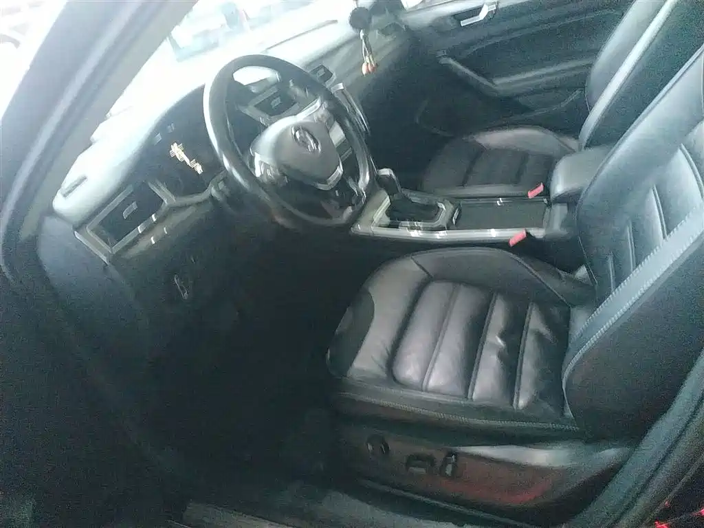 Volkswagen Passat 2016 330TSI DSG Honor Edition фото 15