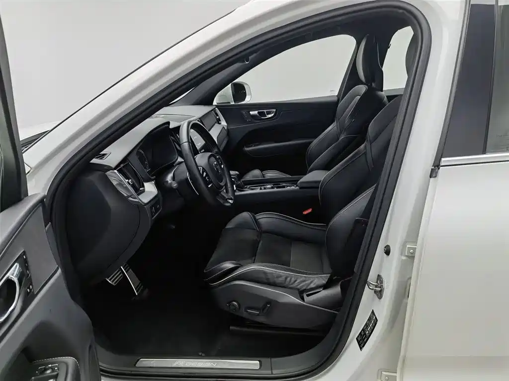Volvo XC60 2018 T5 AWD Inscription Sport Edition фото 10