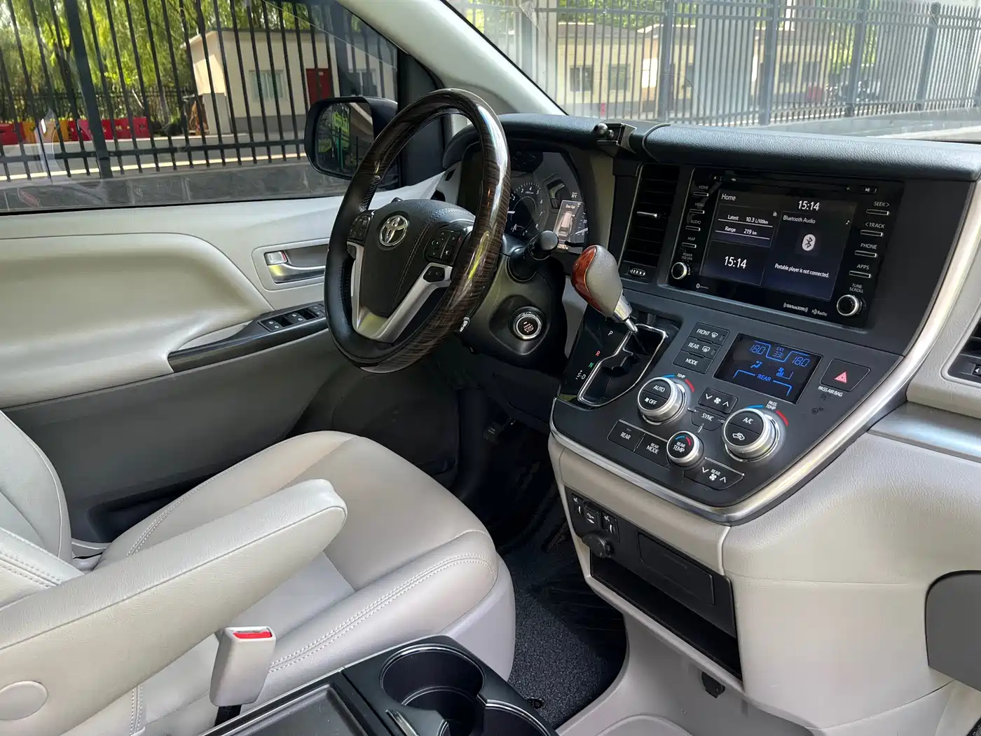 Toyota Sienna 2019 2015 3.5L 2WD LE