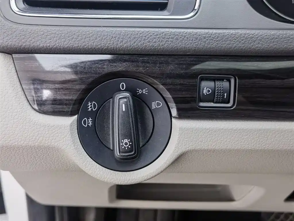 Volkswagen Lavida Tour 2013 1.4TSI Automatic Comfort фото 21