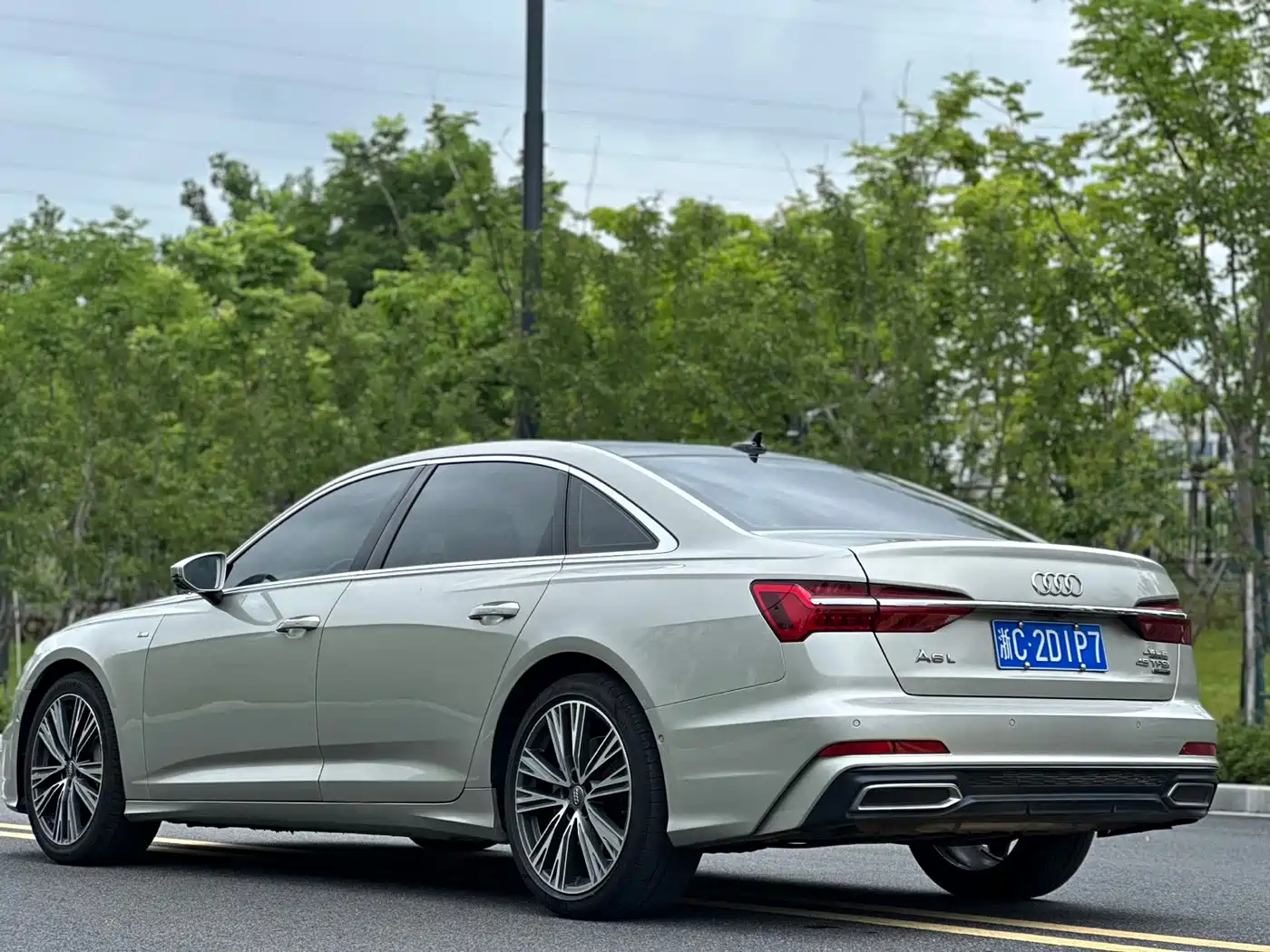 Фото 20 - Audi A6L