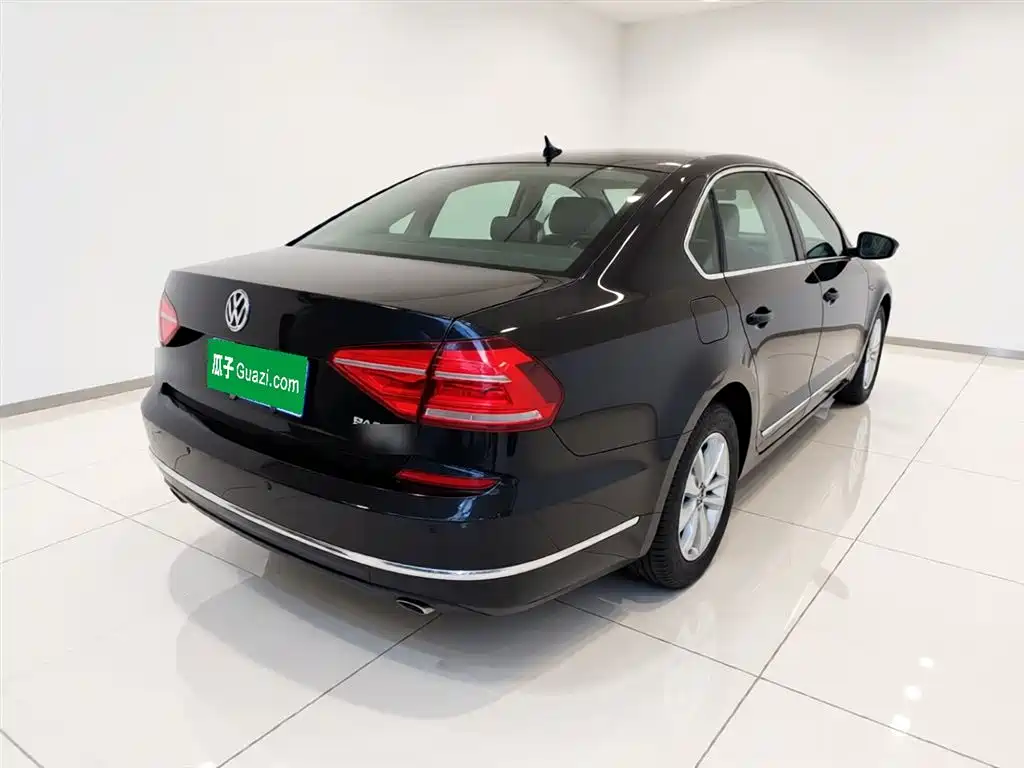 Volkswagen Passat 2016 330TSI DSG Honor Edition фото 7