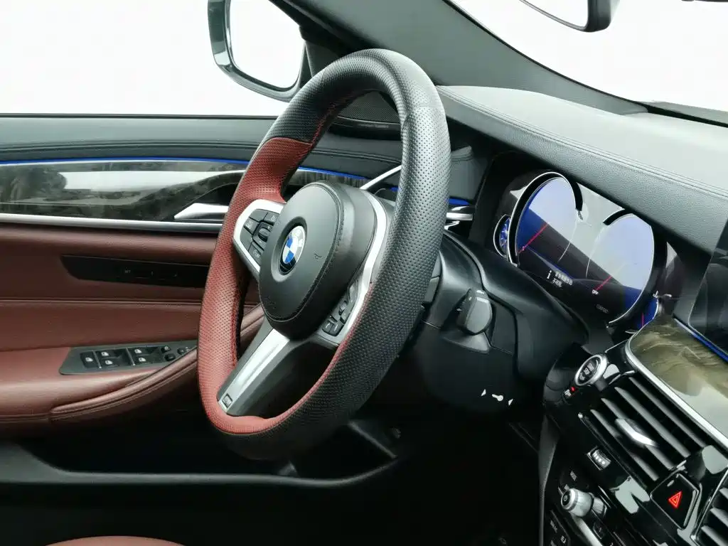 Фото 22 - BMW 5 Series