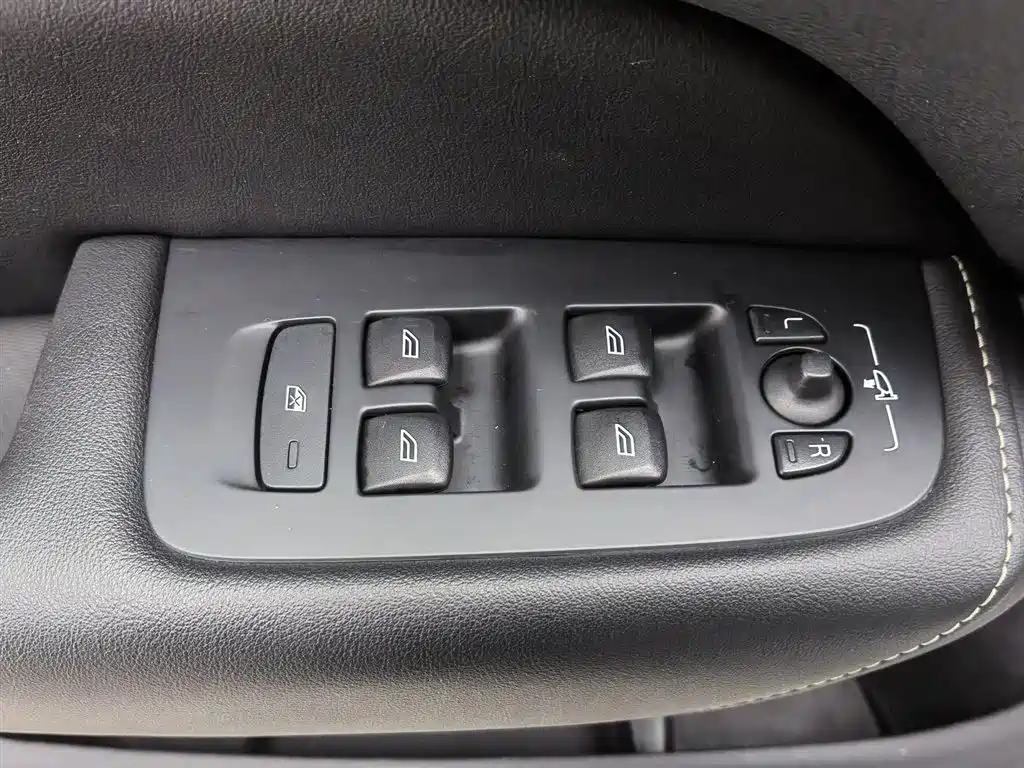 Volvo XC60 2018 T5 AWD Inscription Sport Edition фото 9