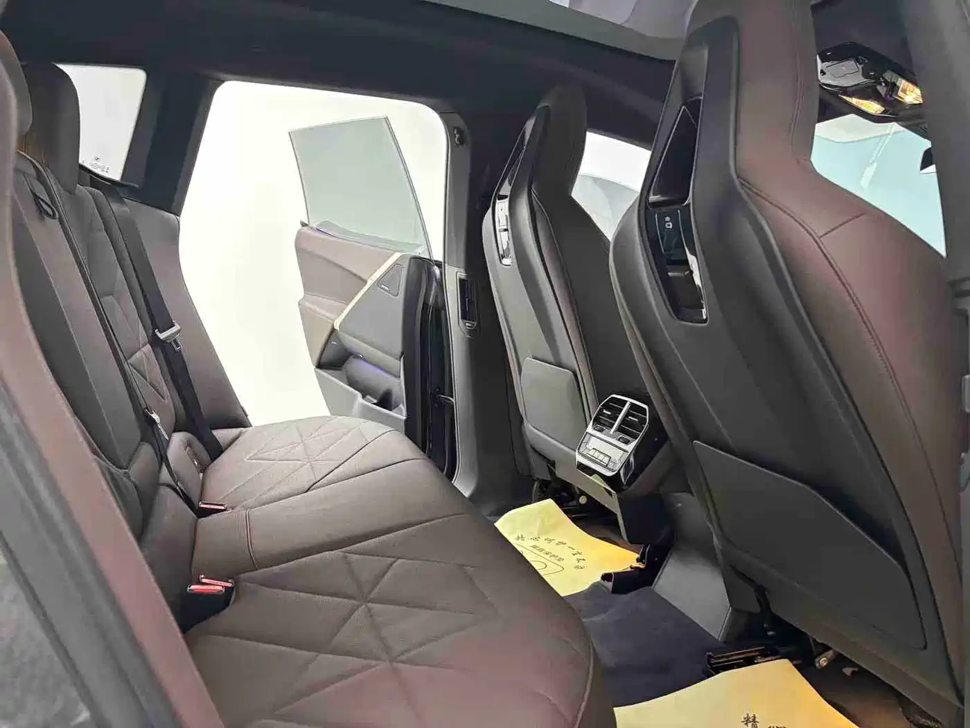 BMW iX 2023 xDrive40 фото 9