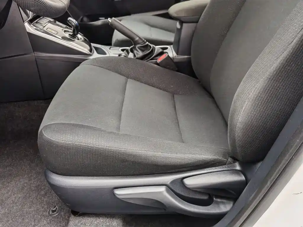 Toyota Levin Twin Engine E+ 2019 1.8PH GS E-CVT Elite Edition фото 20