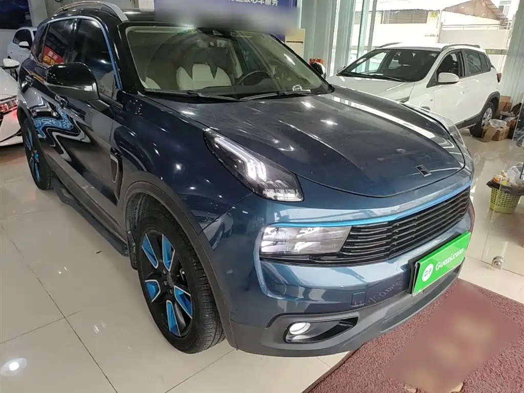Lynk & Co 01 2017 2.0T 2WD Pro Shine Edition фото 4