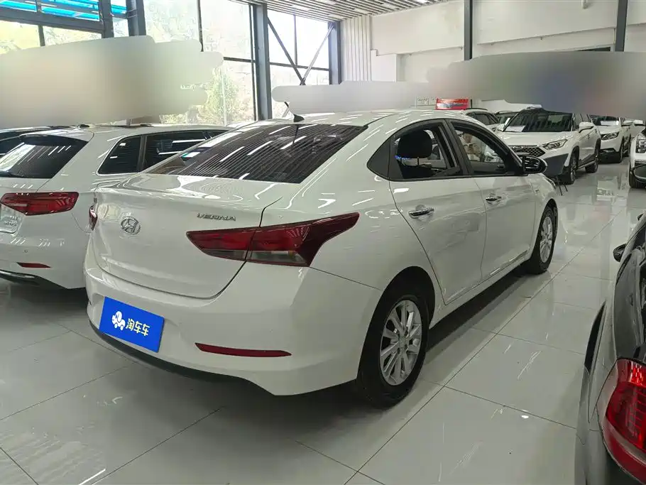 Hyundai Verna 2016 1.4L Automatic Vitality Edition SPORT фото 3