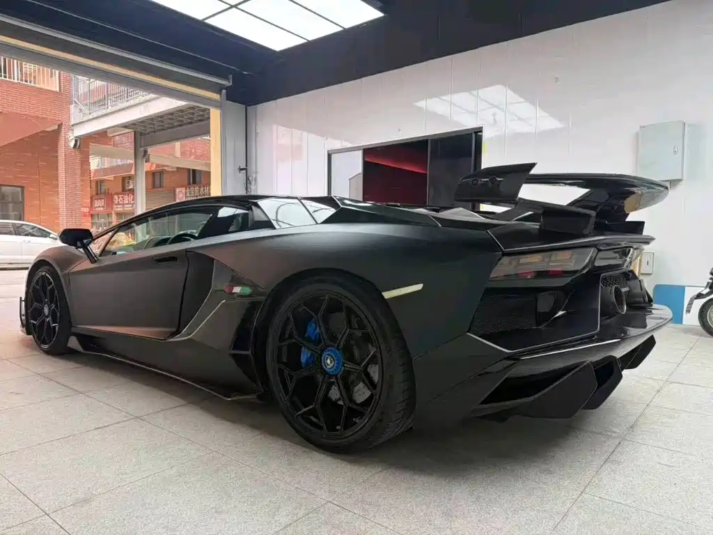 Lamborghini Aventador 2012 2011 LP 700-4