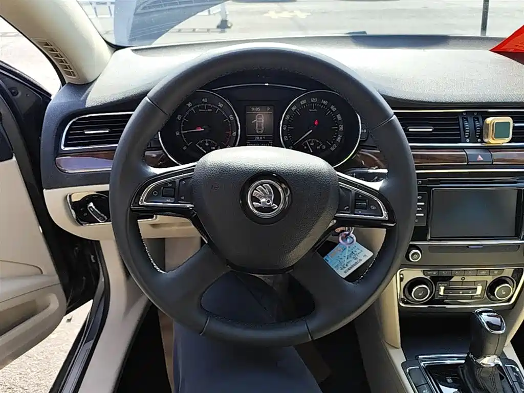 Škoda Superb 2013 1.8TSI Automatic Elegance Edition фото 11