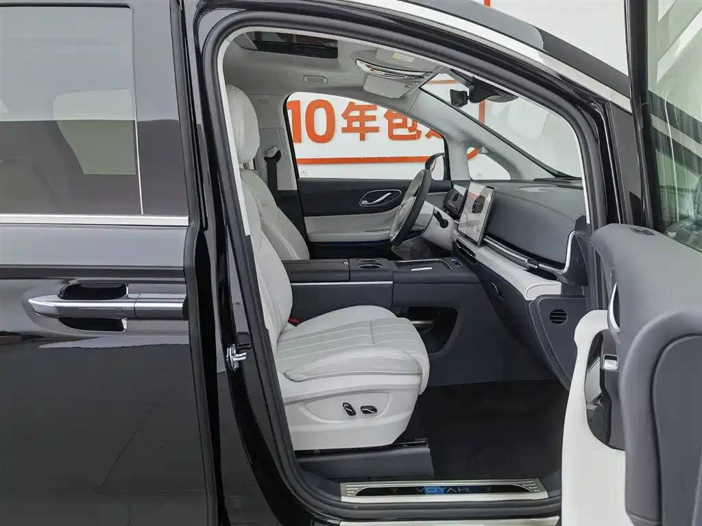 Voyah Auto Voyah Dreamer 2026 PHEV Champion Edition фото 23