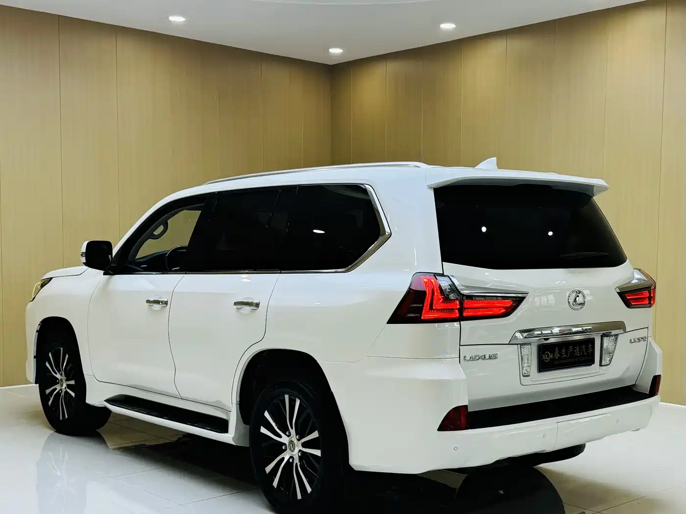 Lexus LX 2016 570 Dynamic Luxury Edition фото 13