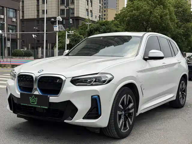 BMW iX3 2022 Leading Edition