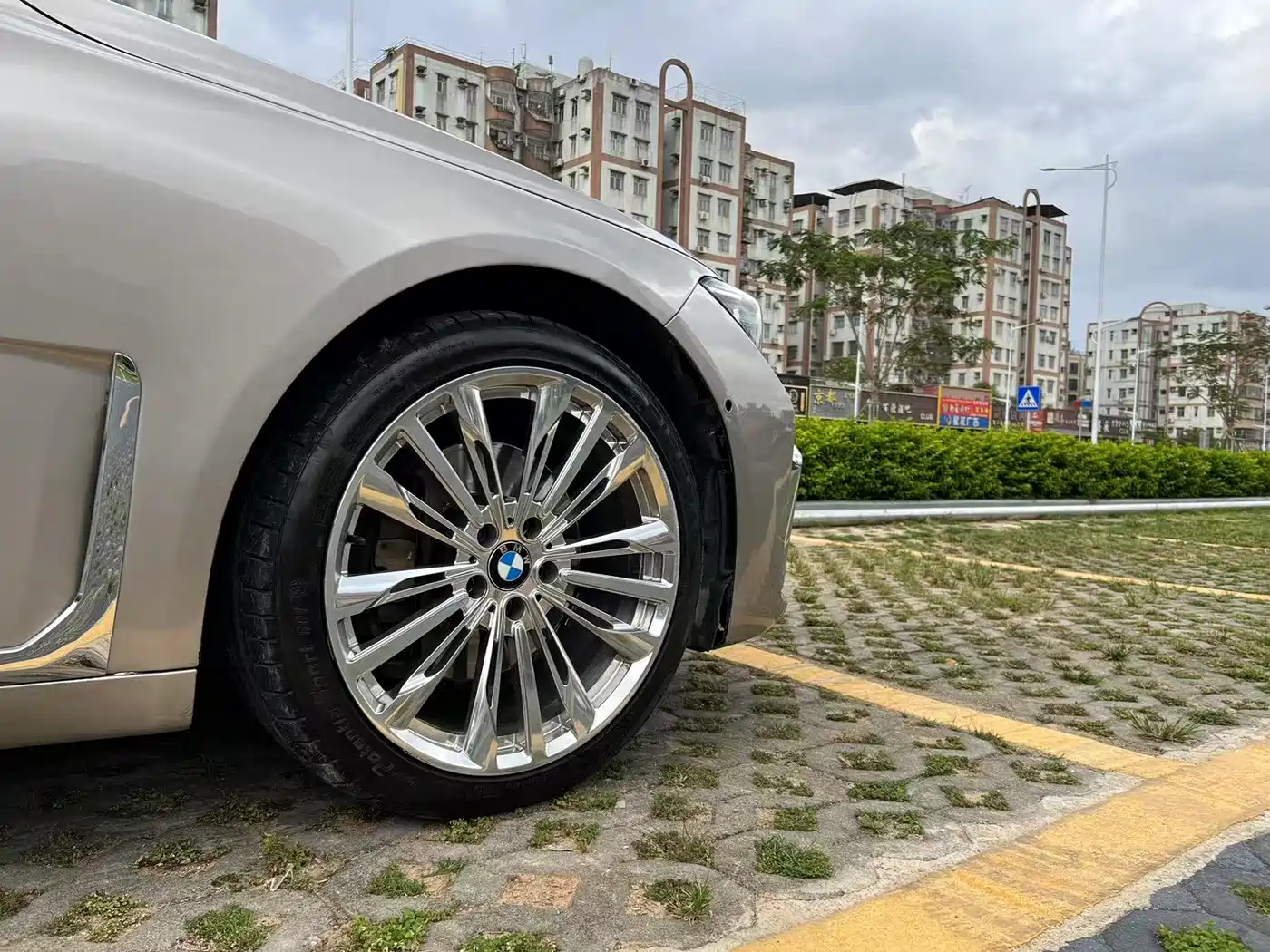 BMW 7 Series 2013 Model 740Li Luxury фото 19