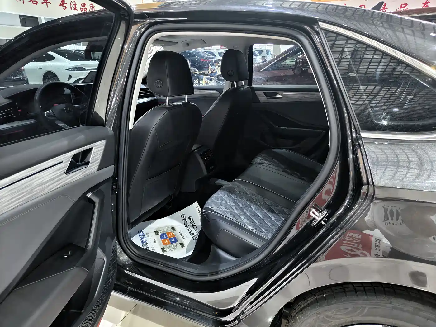 Volkswagen Sagitar 2023 300TSI DSG Surpassing Edition фото 5