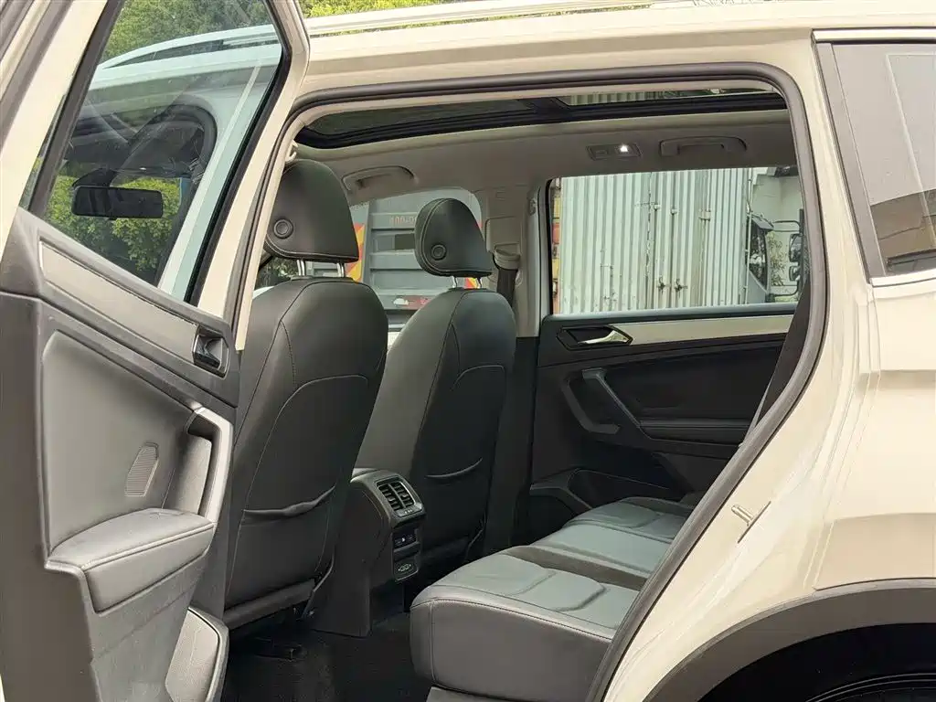 Volkswagen Tiguan L 2020 330TSI Auto 2WD Panorama Comfort China VI фото 7