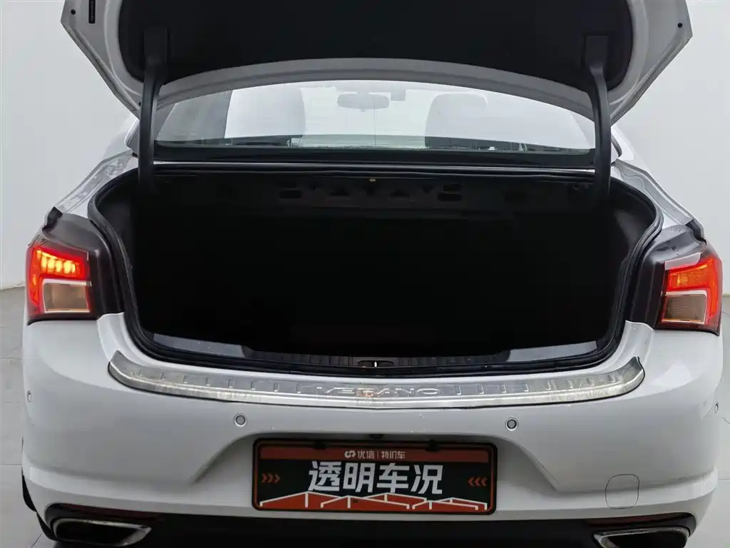 Buick Verano 2015 Sedan 20T Dual-clutch Elite фото 16