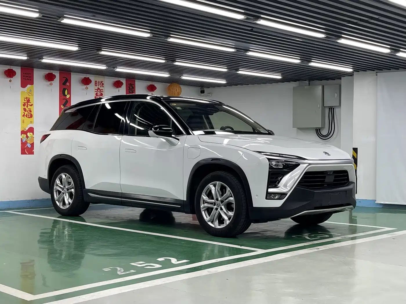 NIO ES8 2019 2018 355KM Base Model 7-Seater Version