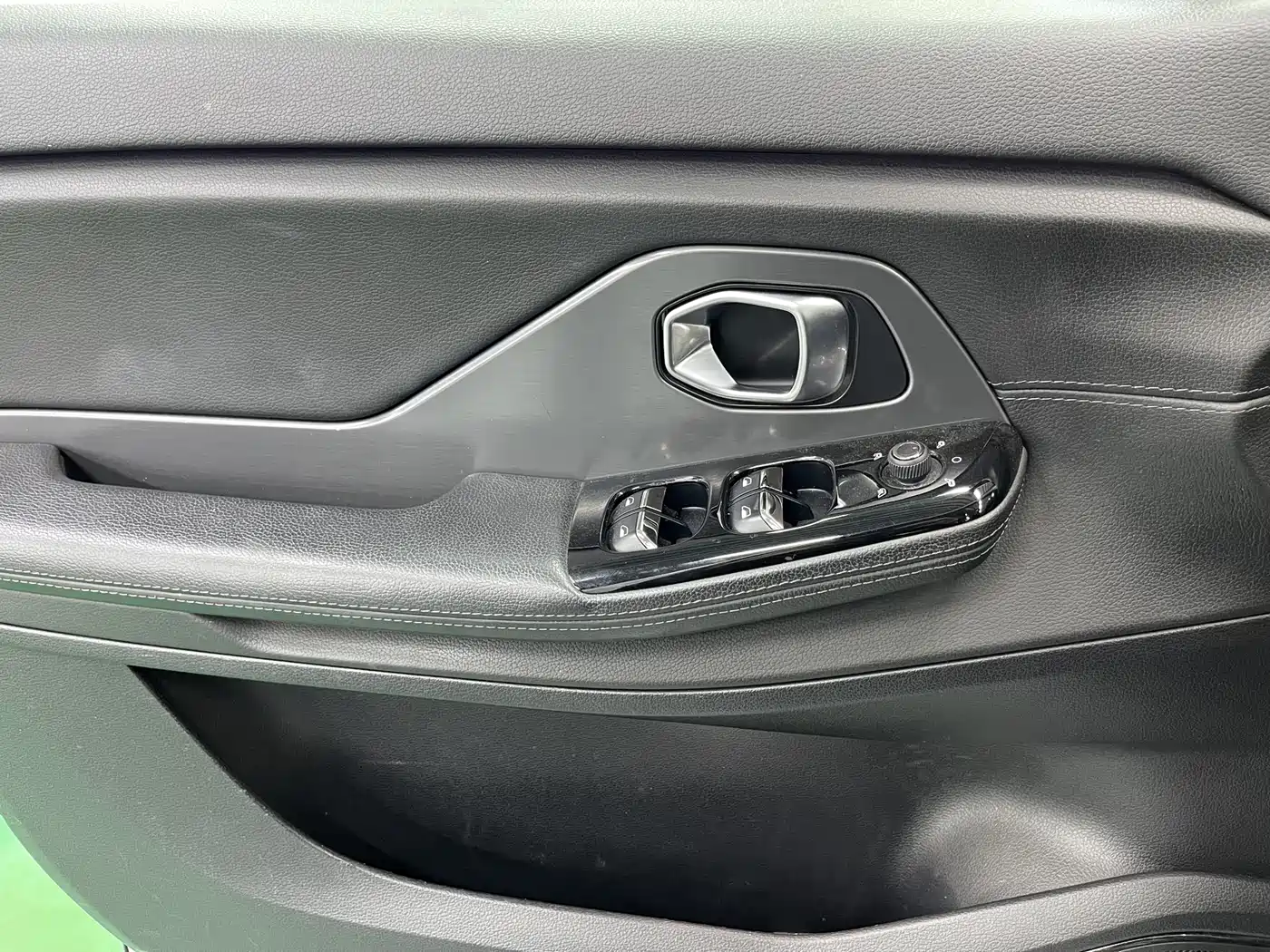 NIO ES8 2019 2018 355KM Base Model 7-Seater Version