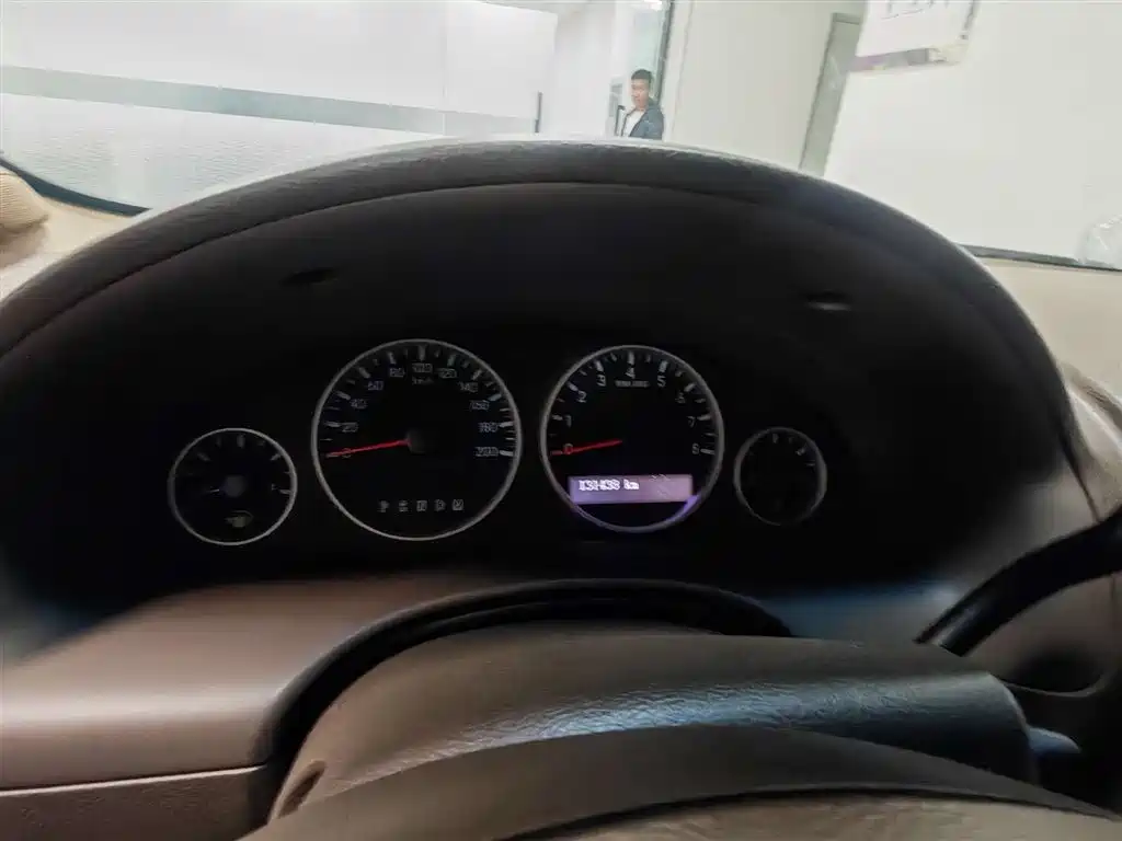 Buick GL8 2011 2.4L LT Executive Edition фото 8