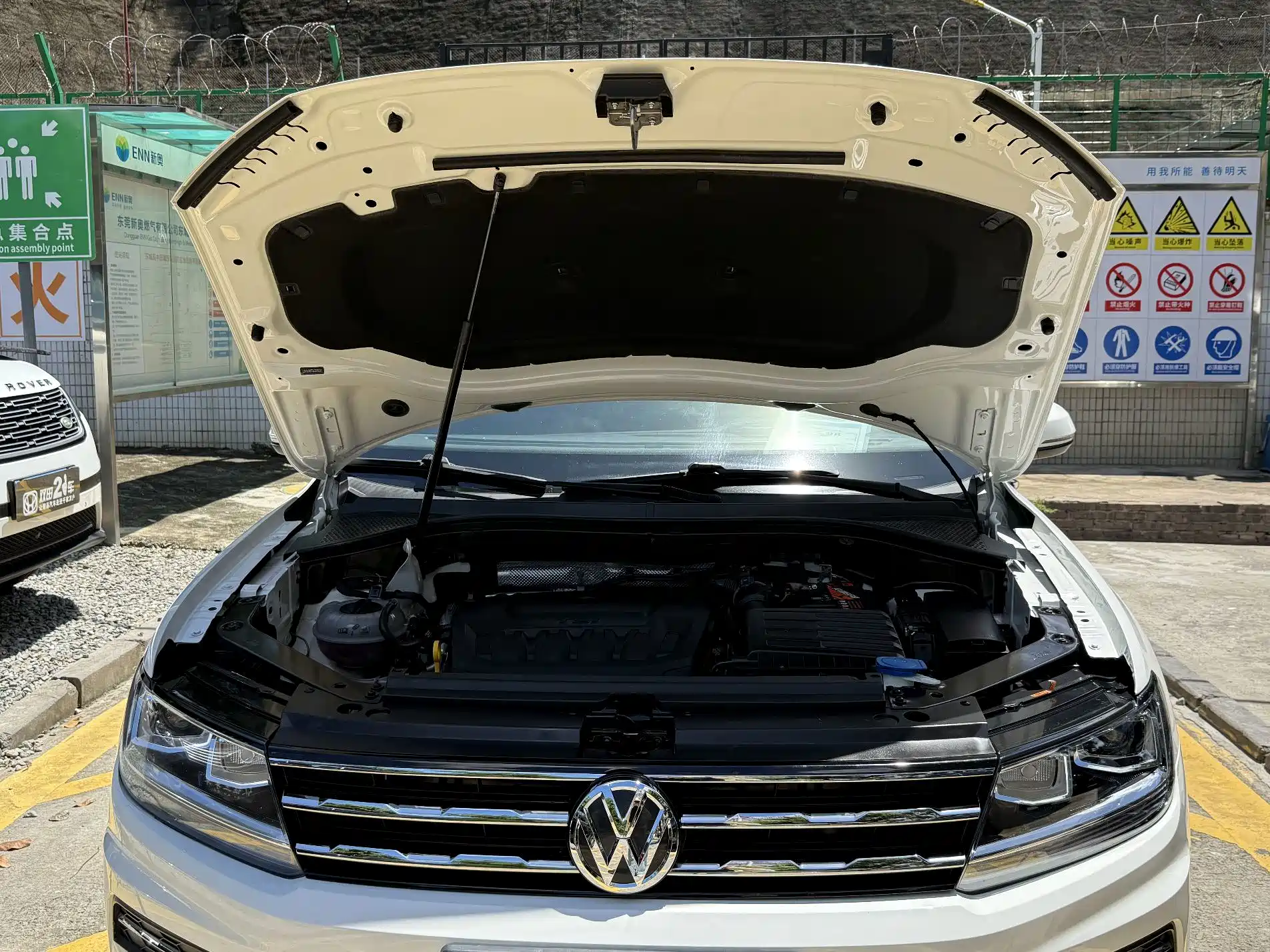 صورة 11 - Volkswagen Tiguan L