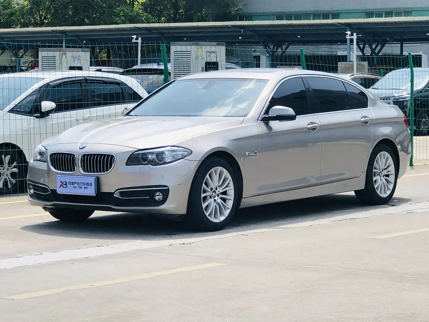 BMW 5 Series 2014 525Li Luxury Design Package