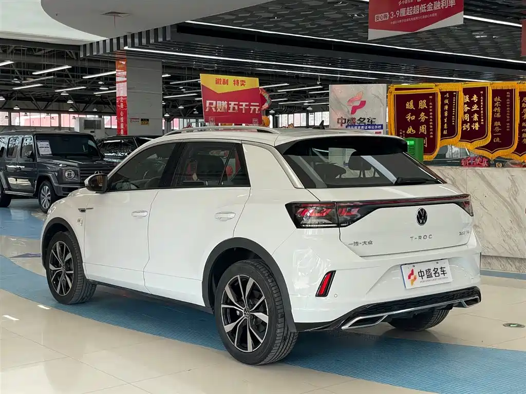 VOLKSWAGEN T-ROC EXPLORING SONGS