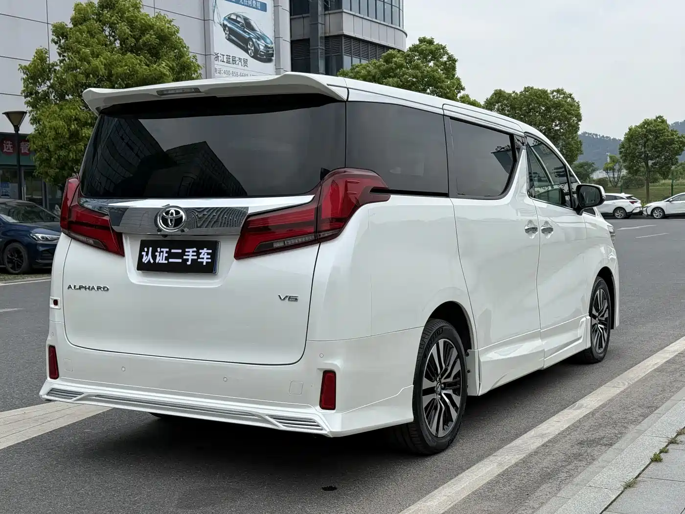 Toyota Alphard 2018 Facelift 3.5L Luxury Edition фото 7