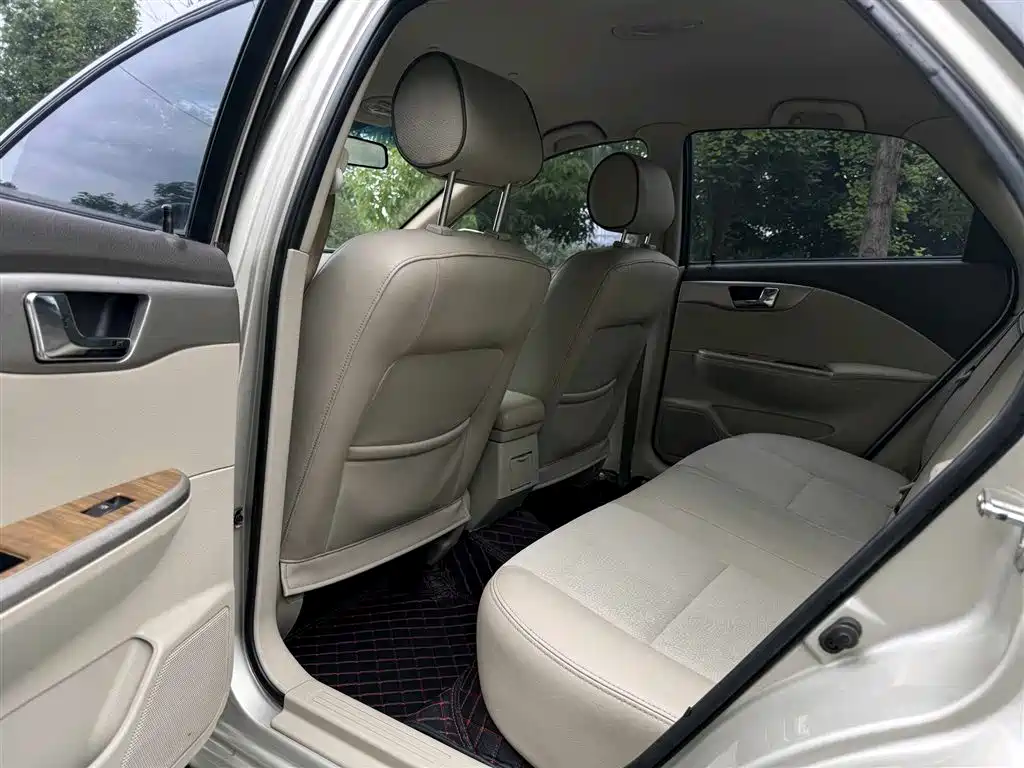 Buick Excelle 2015 1.5L Automatic Classic фото 4
