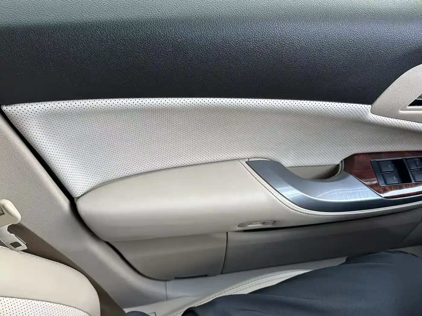 Toyota Crown 2012 2.5L Royal Leather Edition фото 8