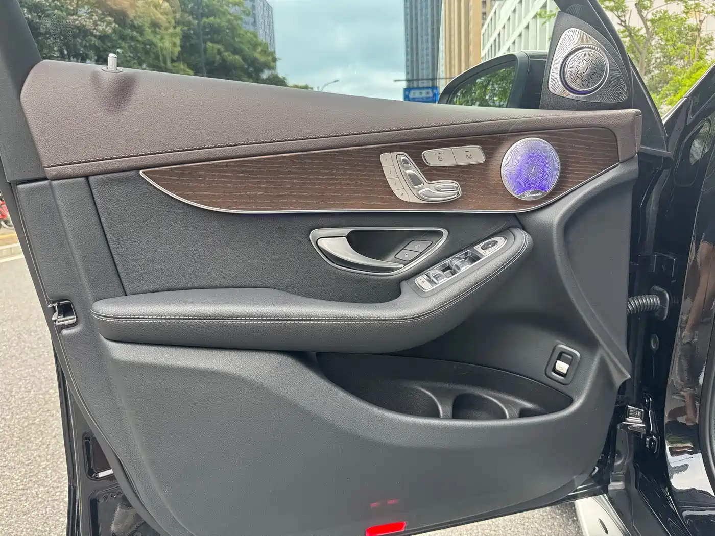 Mercedes-Benz GLC 2022 Facelift GLC 300 L 4MATIC Dynamic Collector's Edition фото 9