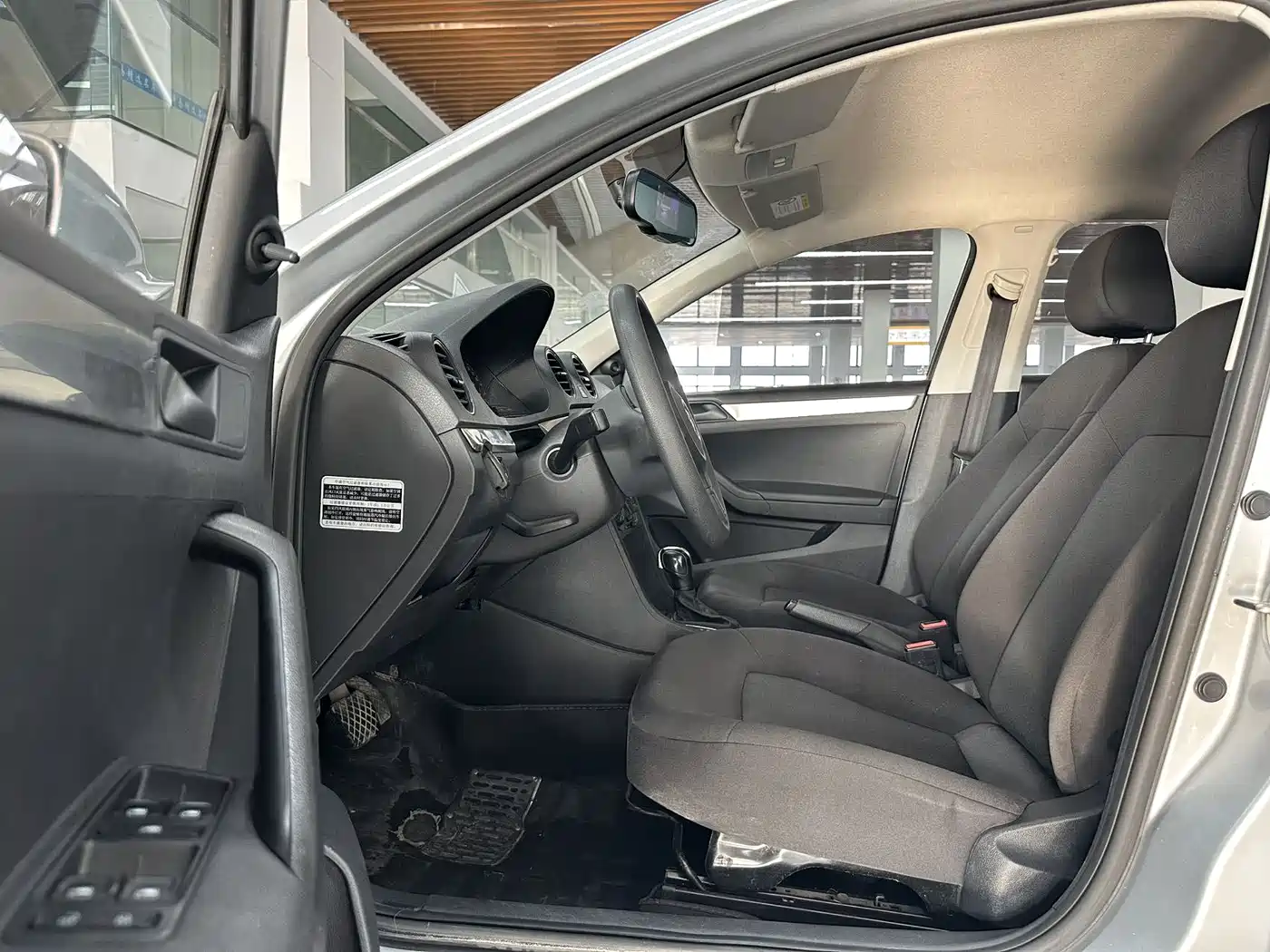 Volkswagen Jetta 2015 1.6L Auto Trend фото 9