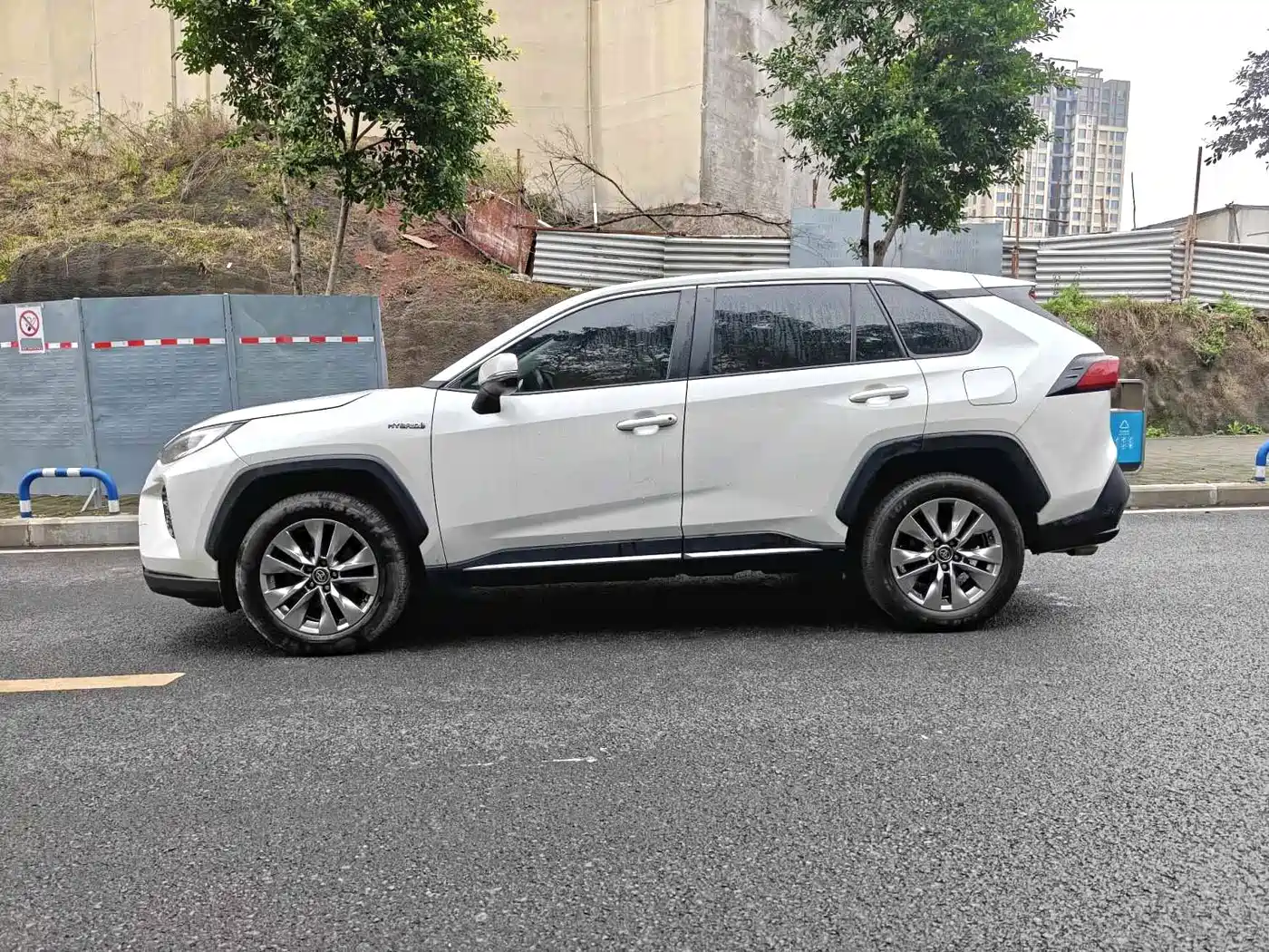 Toyota Wildlander 2021 Hybrid 2.5L E-CVT 2WD Luxury Edition фото 17