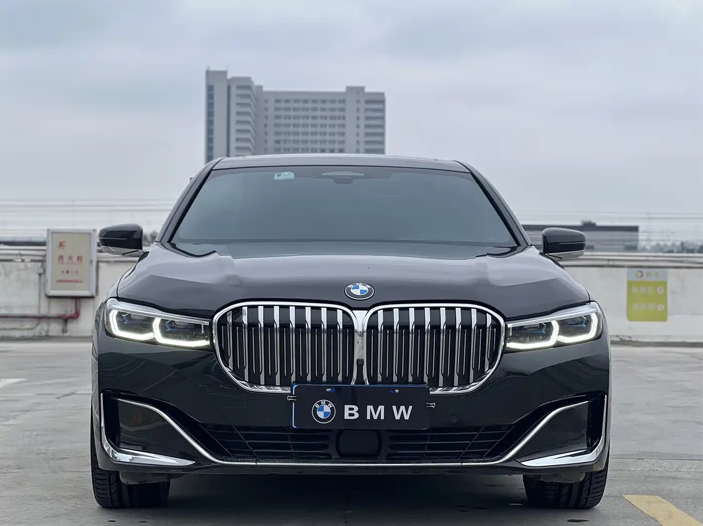 BMW 7 Series 2022 740Li xDrive Executive Luxury Package фото 2
