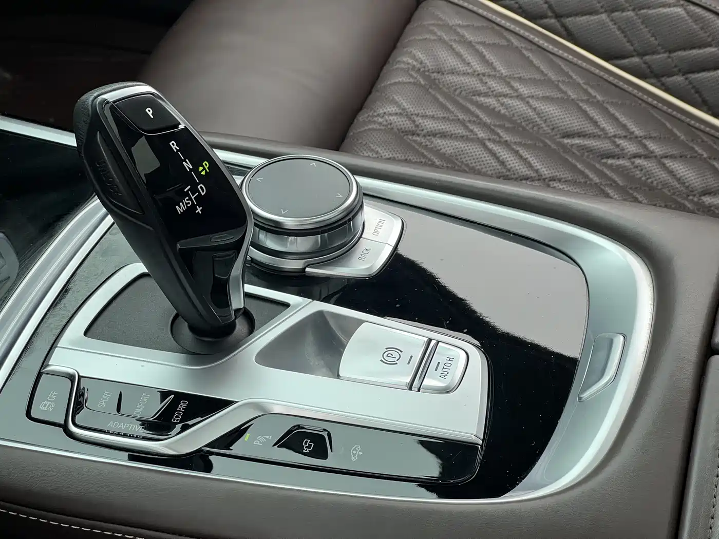 BMW 7 Series 2022 740Li xDrive Executive Luxury Package фото 17