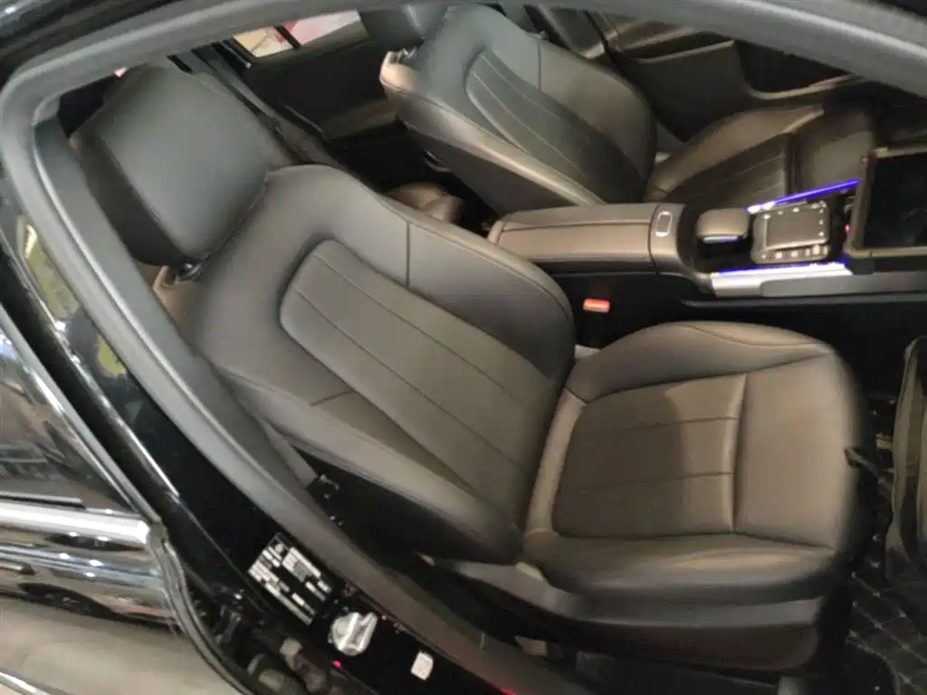 Mercedes-Benz GLB 2023 GLB 220 Dynamic фото 25