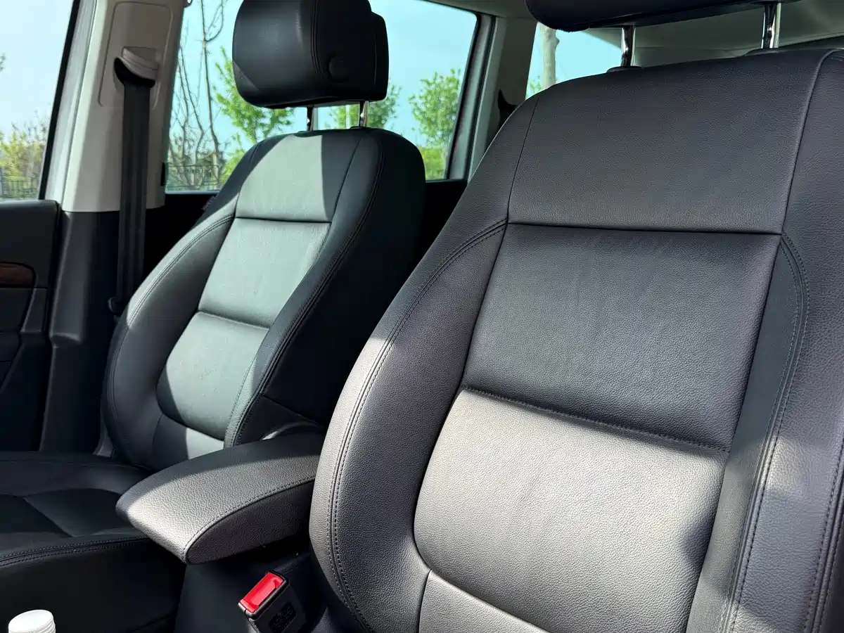 Volkswagen Sharan 2014 2.0TSI Comfort фото 8