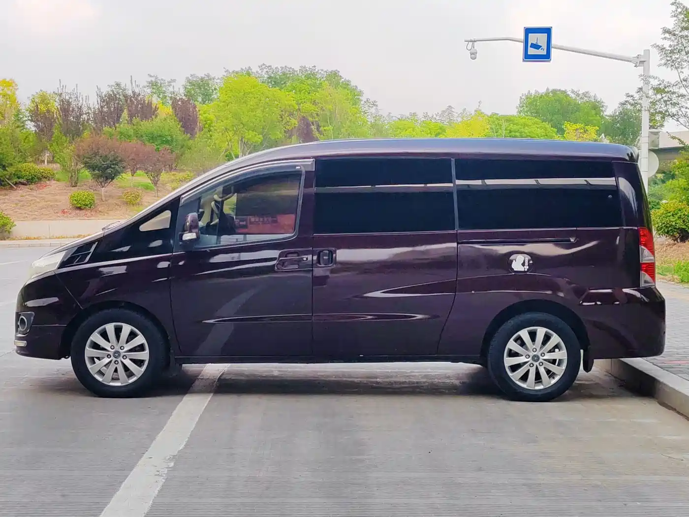 JAC Motors Refine M5 2014 2013 2.0T Petrol Automatic Business Edition