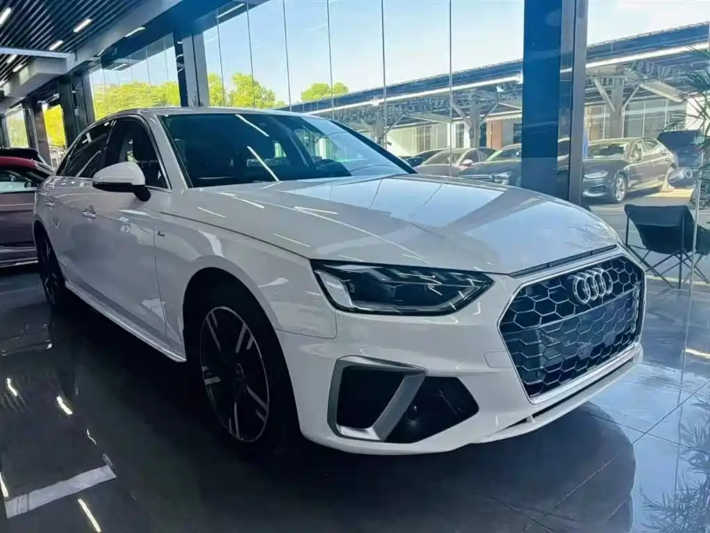 Audi A4L 2020 40 TFSI Fashion Dynamic Edition фото 3