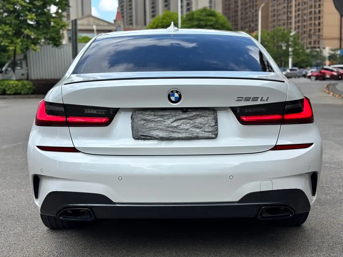 BMW 3 Series 2020 325Li M Sport Black Night Package фото 4