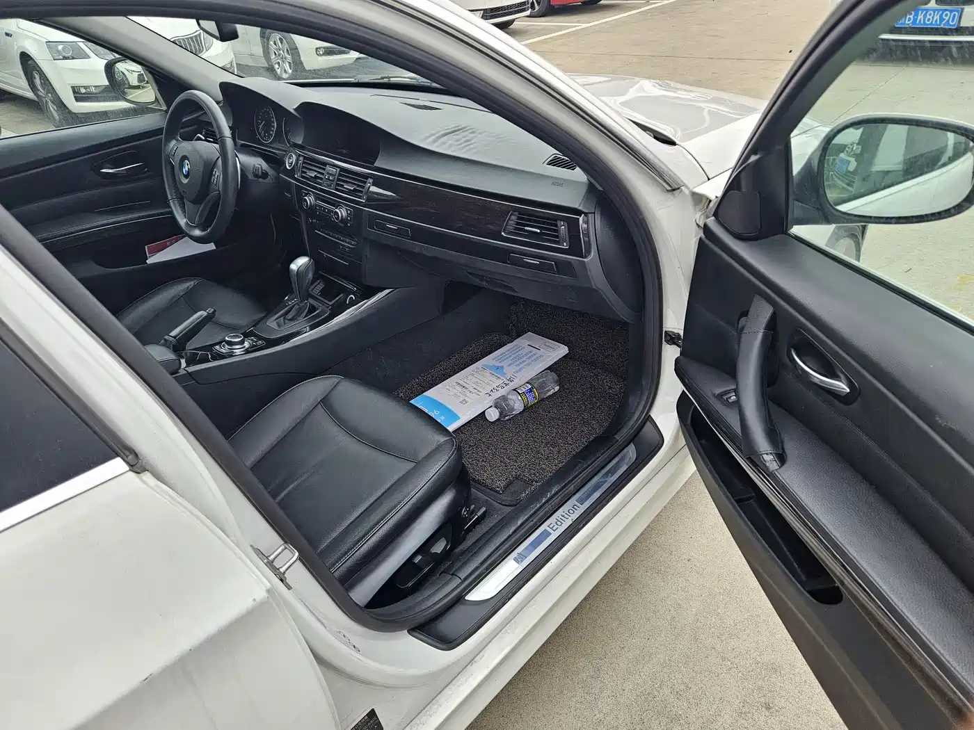 BMW 3 Series 2011 325i Luxury фото 14