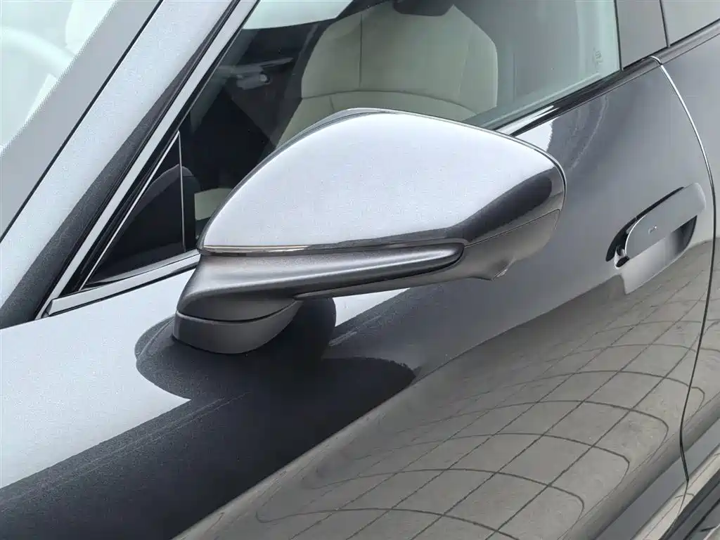 Фото 33 - Porsche Taycan