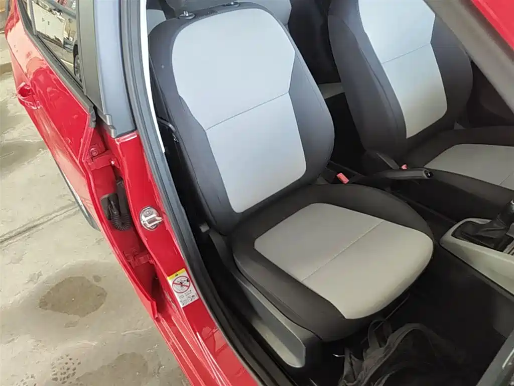 Škoda Fabia 2016 1.4L Automatic Car Enjoy Edition фото 25