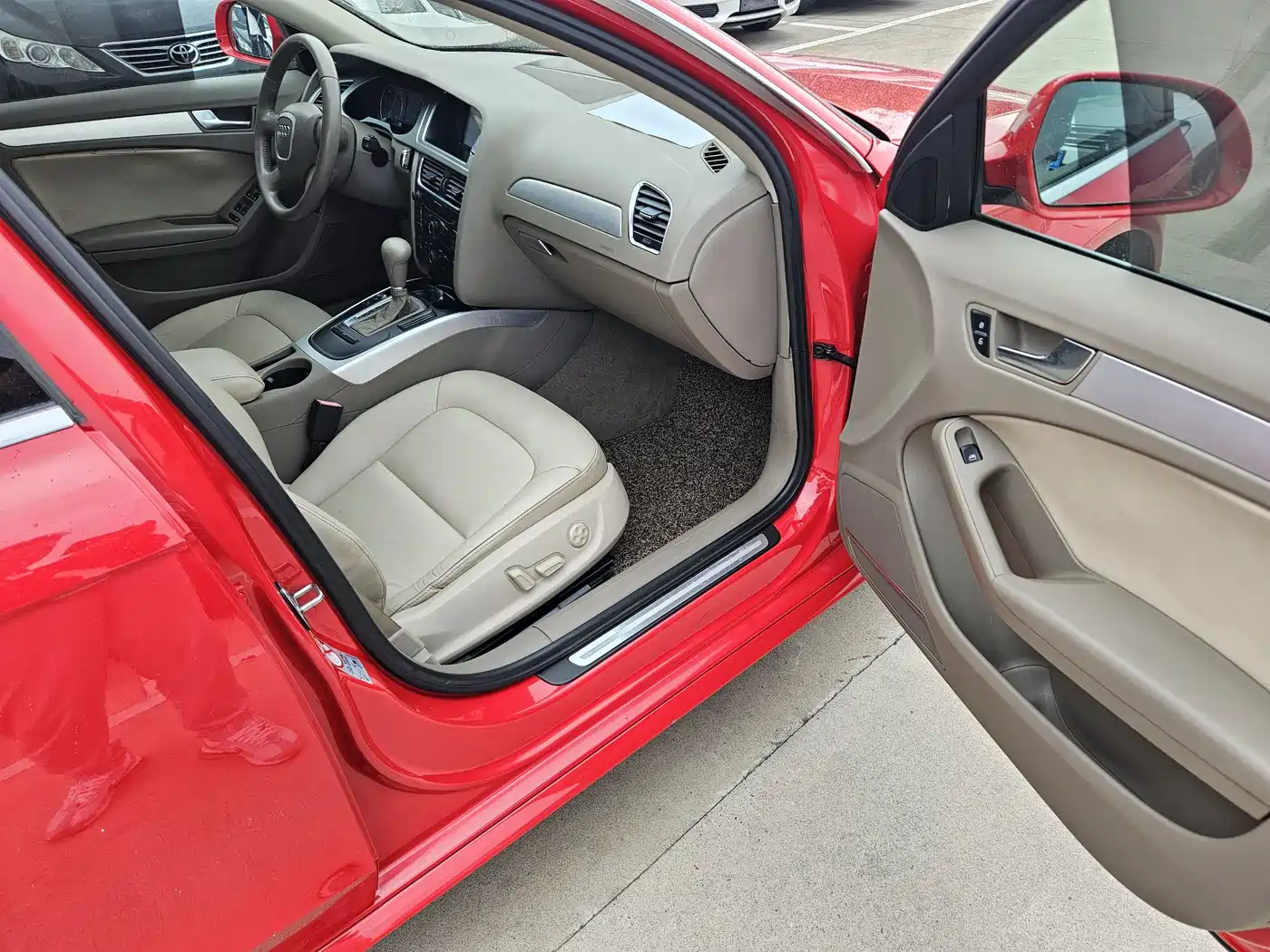 Audi A4L 2010 2.0 TFSI Standard фото 15