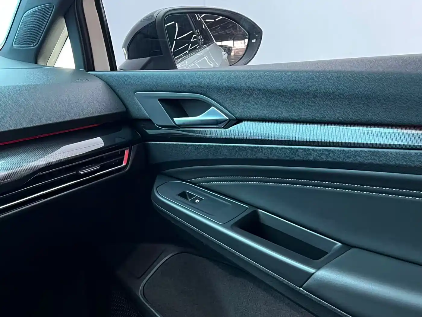 Volkswagen Golf 2021 280TSI DSG R-Line фото 10