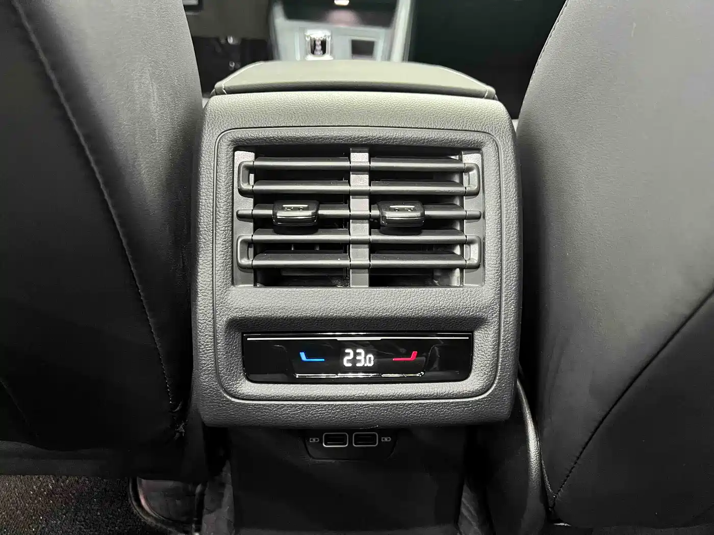 Volkswagen Golf 2023 Facelift 280TSI DSG R-Line Lite фото 13
