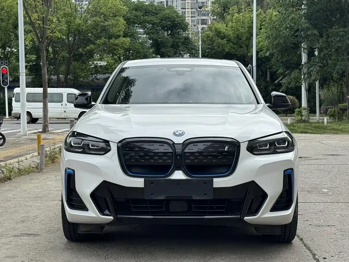 BMW iX3 2022 Innovation Leader фото 2