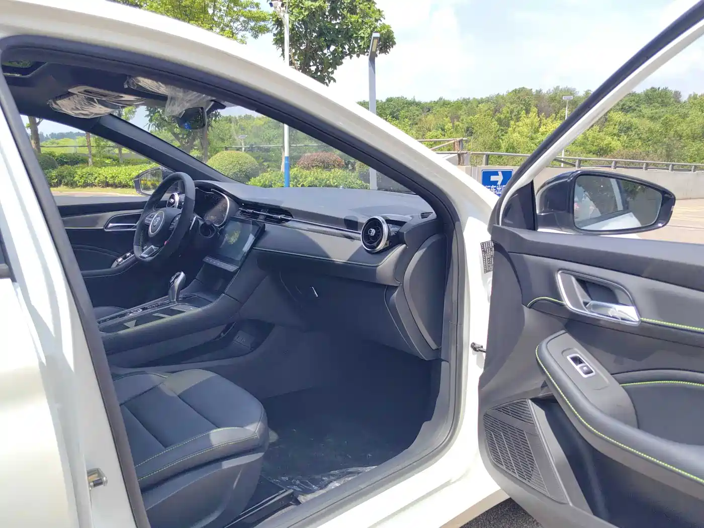 MG MG6 2026 2025 Model Year 1.5T XLINE Shark Hunter Edition