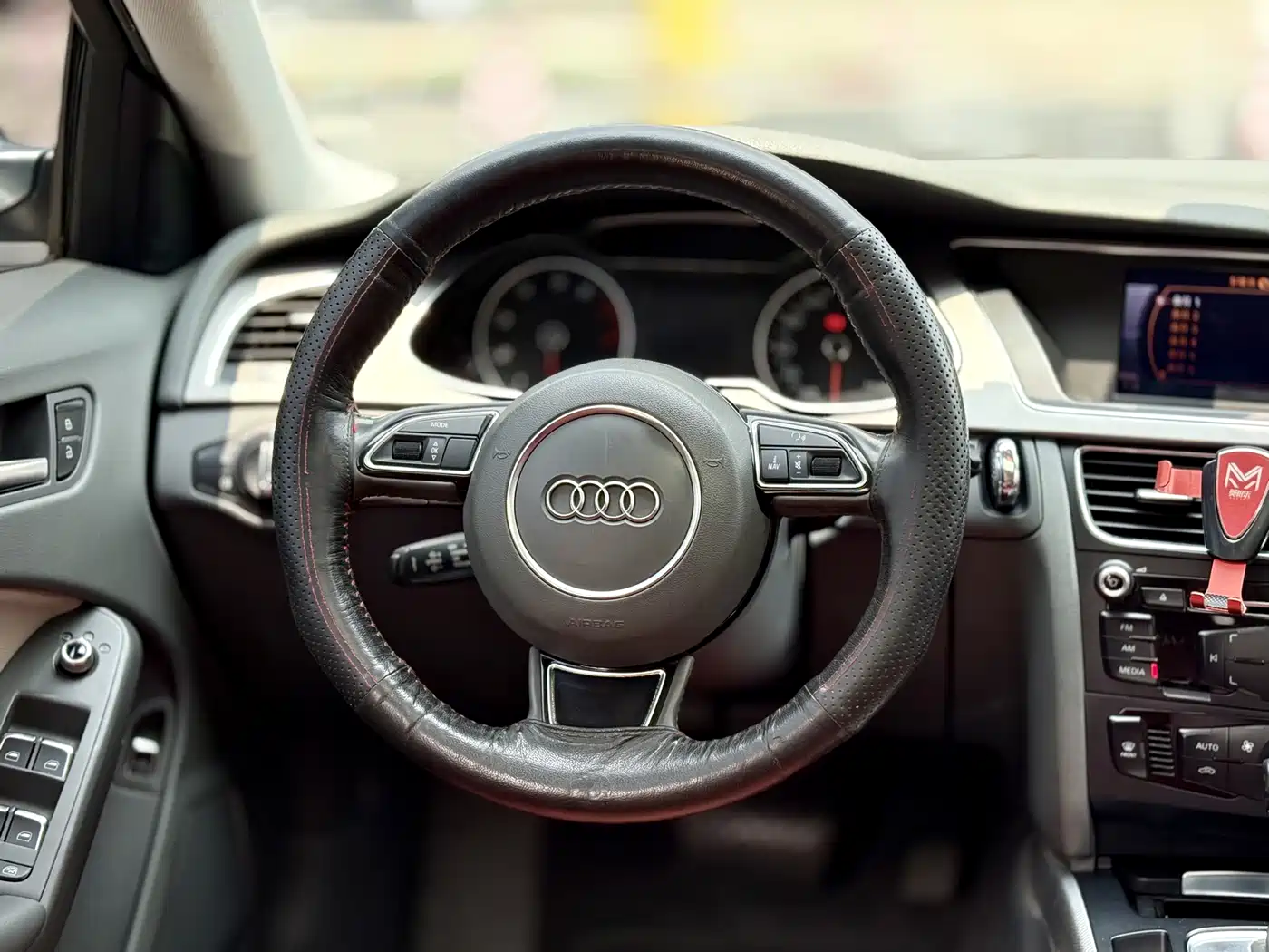 Audi A4L 2013 35 TFSI Automatic Standard фото 7