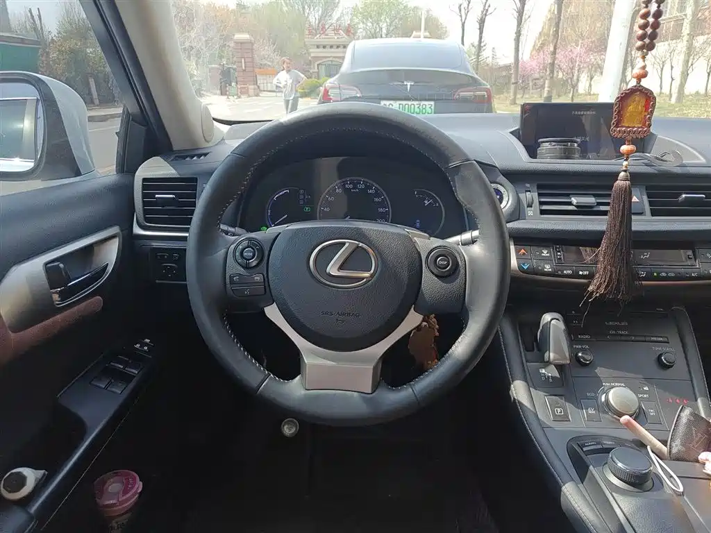 Lexus CT 2014 CT200h Comfort Edition Dual Tone фото 3